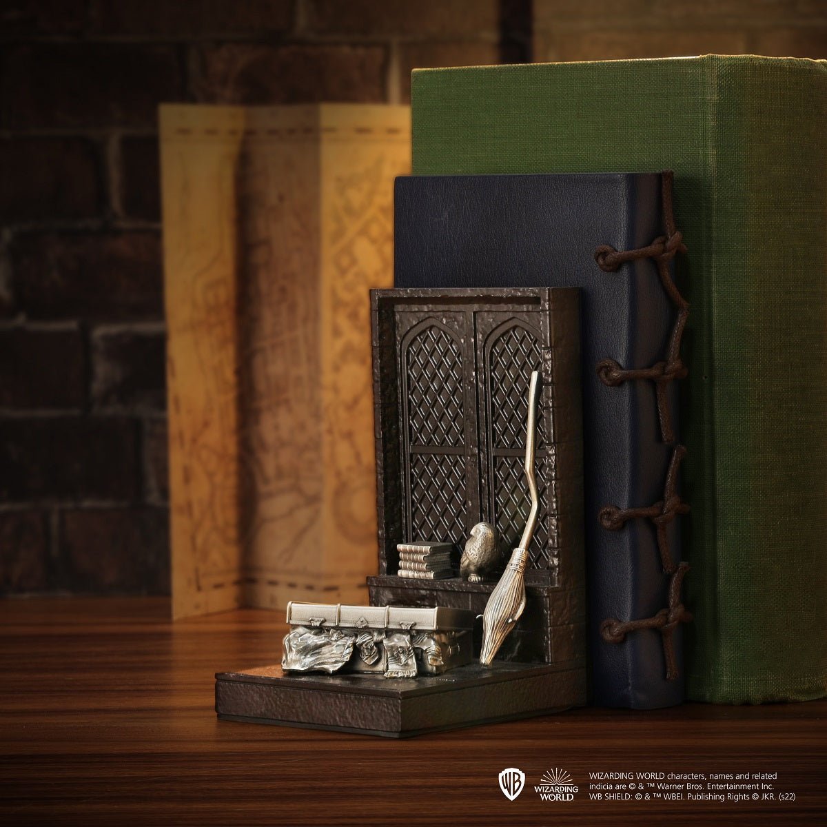 Harry's Dormitory Bookend - Harry Potter Collectible Gift - RS Figures