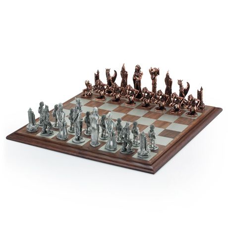 WAR OF THE RING Chess Set - Lord of the Rings collectible gift