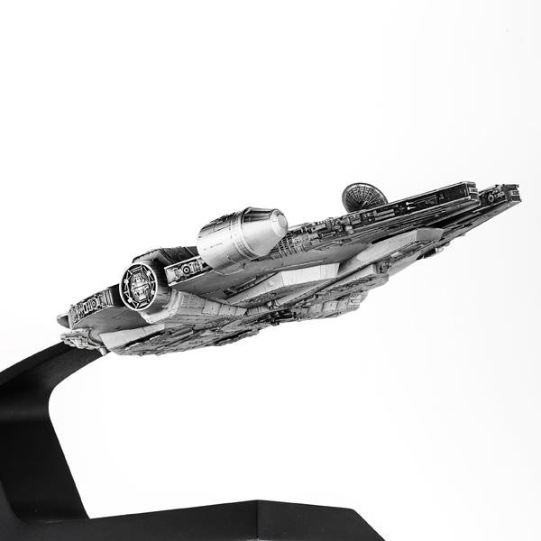 Star Wars Millenium Falcon Figurine - Collectible Gift