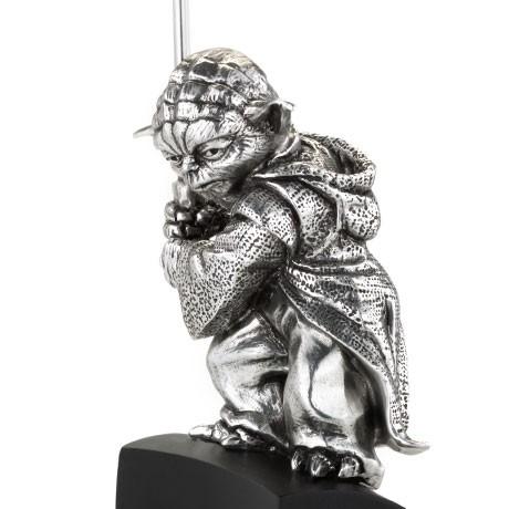  Royal Selangor Limited Edition Pewter Yoda Bust (Satin) -  Licensed Star Wars Statue/Collectible/Figurine : Home & Kitchen